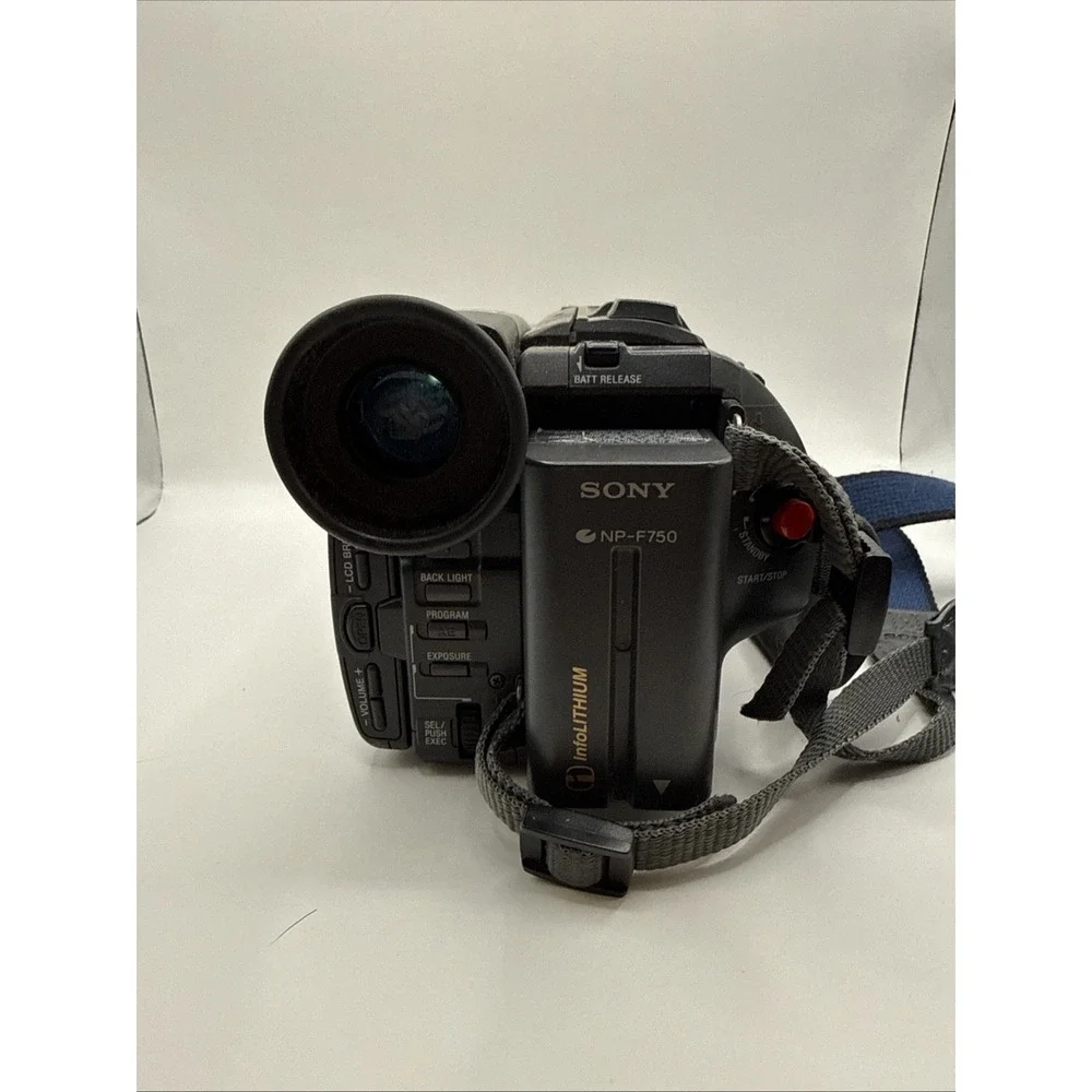 Sony Handycam CCD-TRV85 Video Hi8 Camcorder w/ Battery - Tested Functions Fully